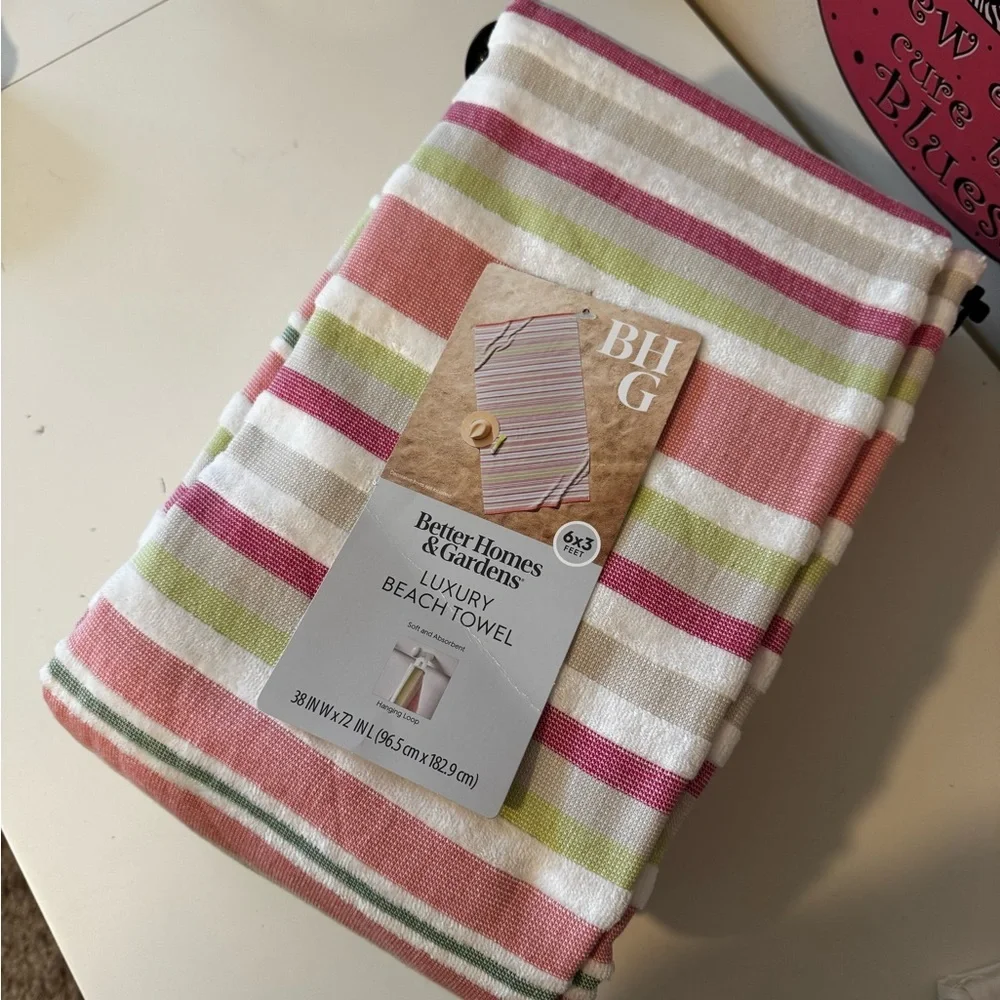 🥳Better Homes And Gardens Pink Stripe Luxury Beach Towel - 2 NWT
